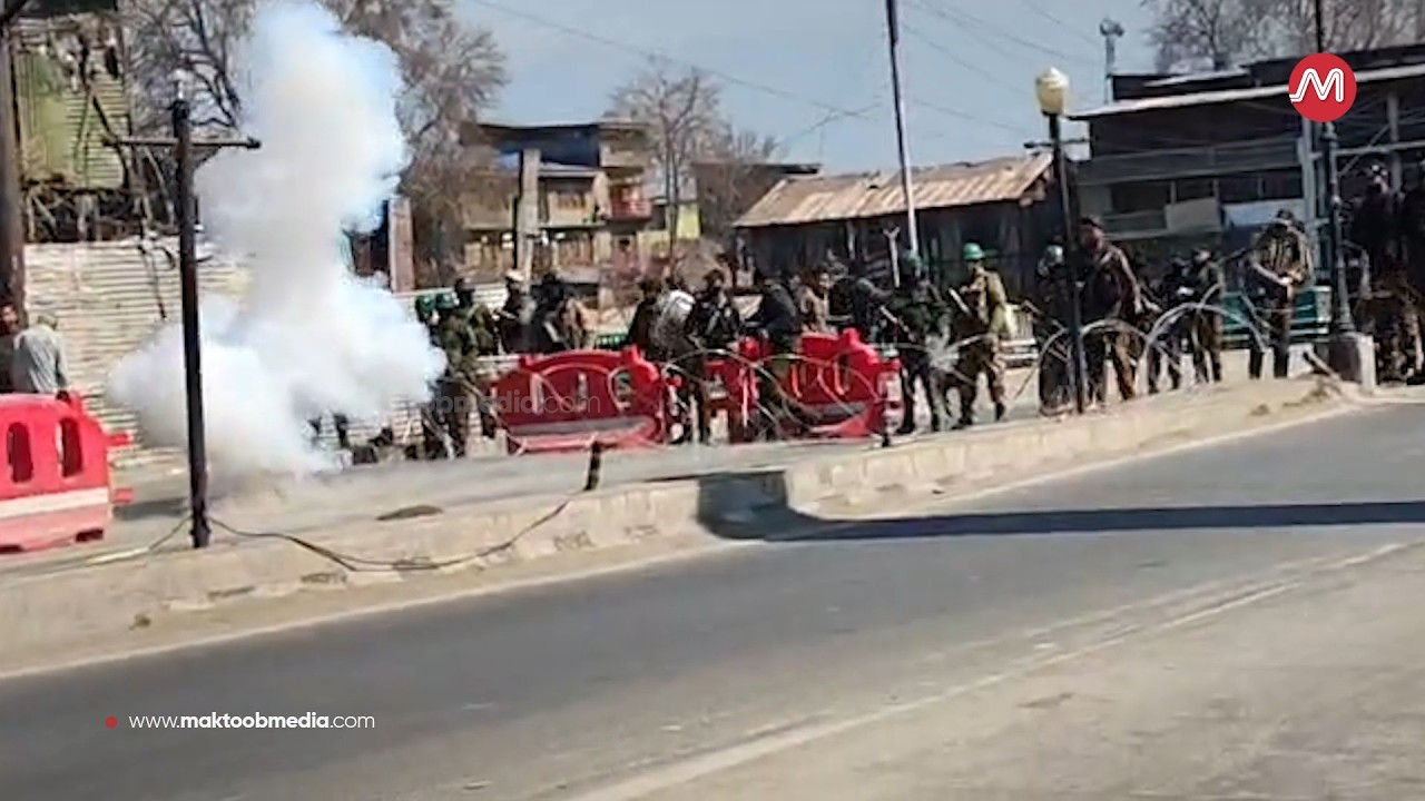 Против женщин, оплакивающих верховного лидера Ирана, применен слезоточивый газ; вспыхнули протест...