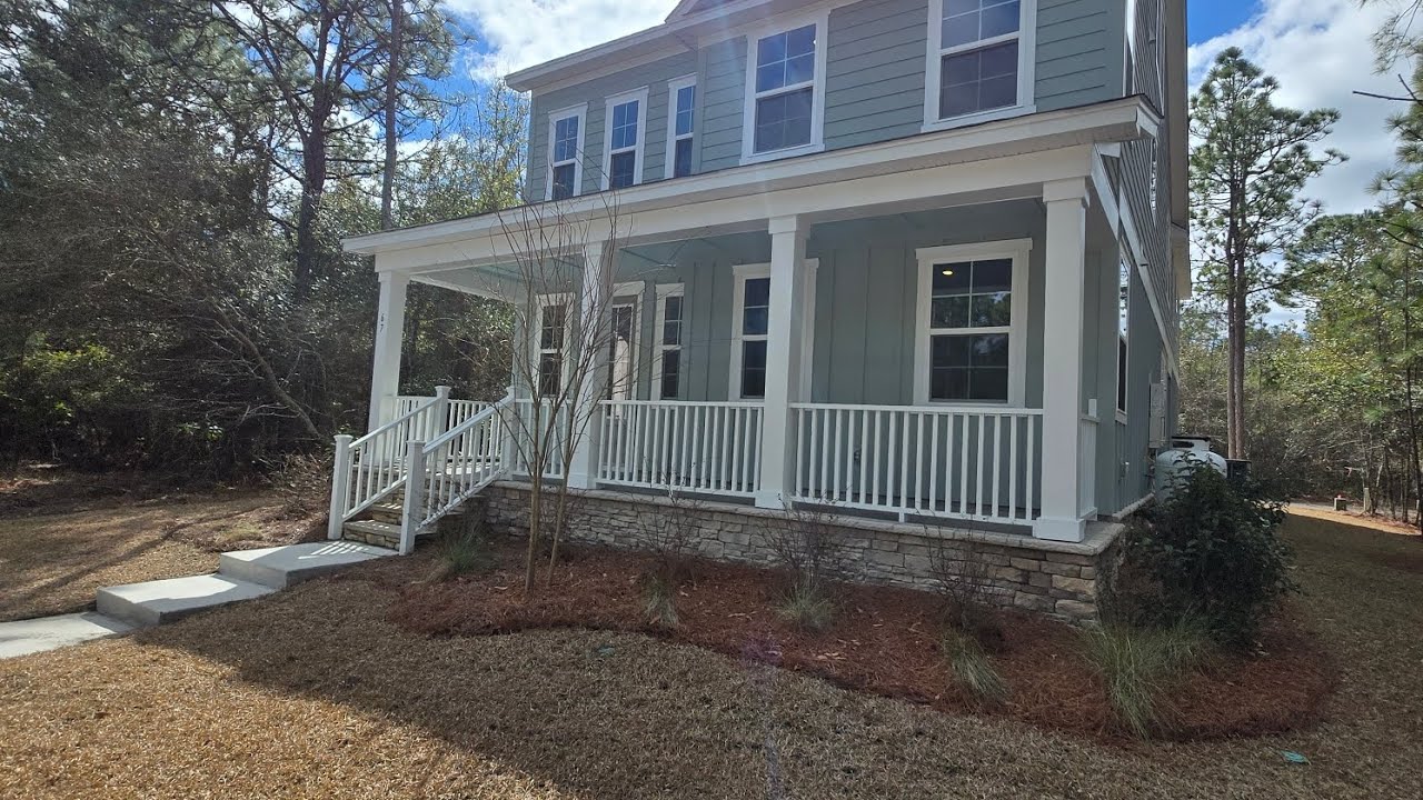 Welcome to Harmony Township and Tour of a Hunter Quinn Homes build home.