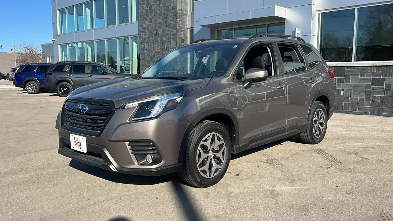 2022 Subaru Forester Premium Appleton, Neenah, Menasha, Oshkosh, Green Bay WI