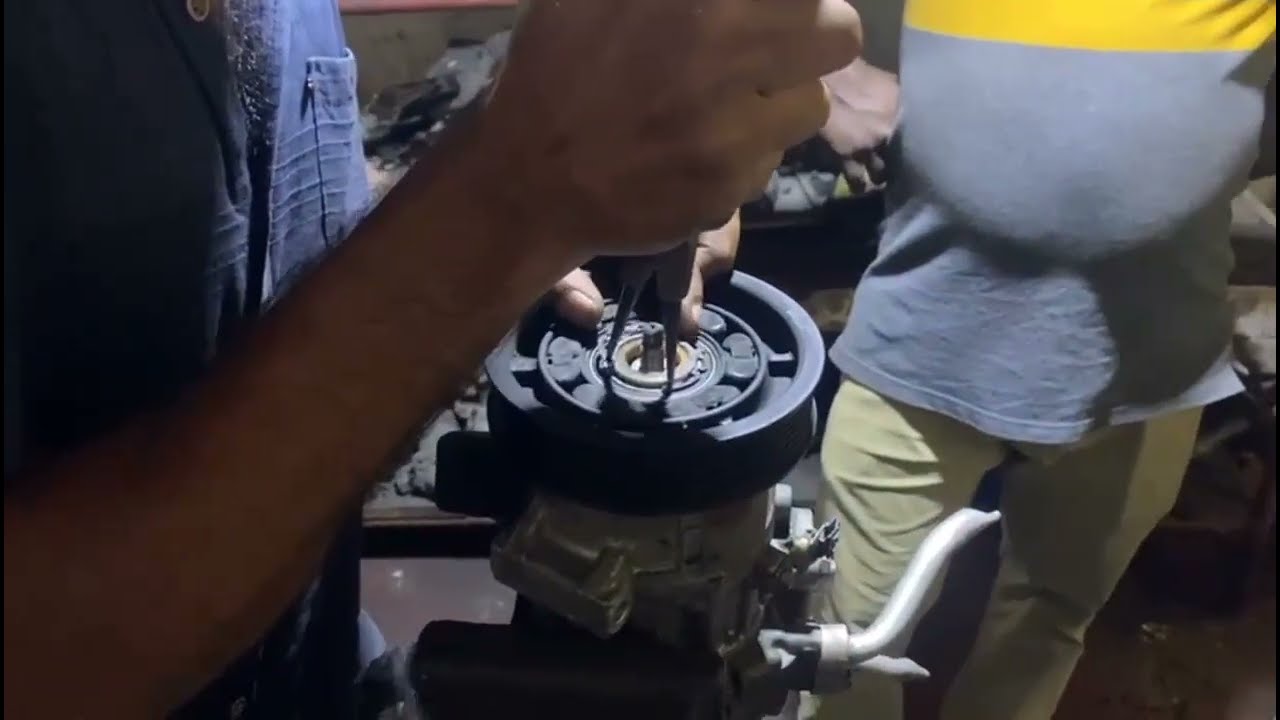 How to remove the clutch less compressor hub and pulley on Toyota(denso 5seu )