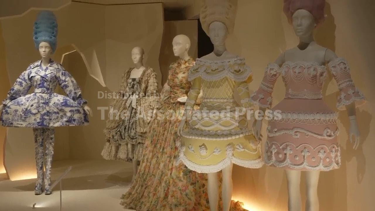'Marie Antoinette style' exhibition opens in London
