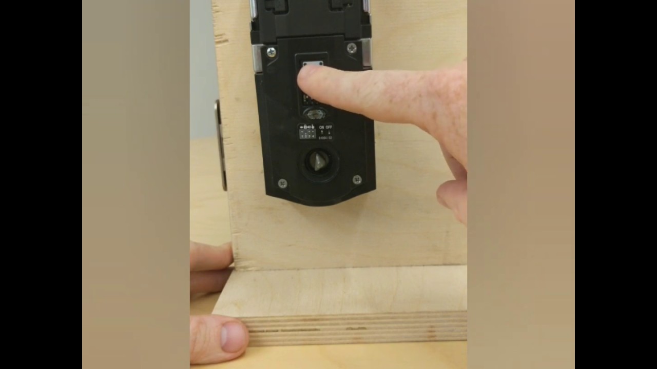 Kwikset 914 — Создание и удаление кодов пользователей вручную