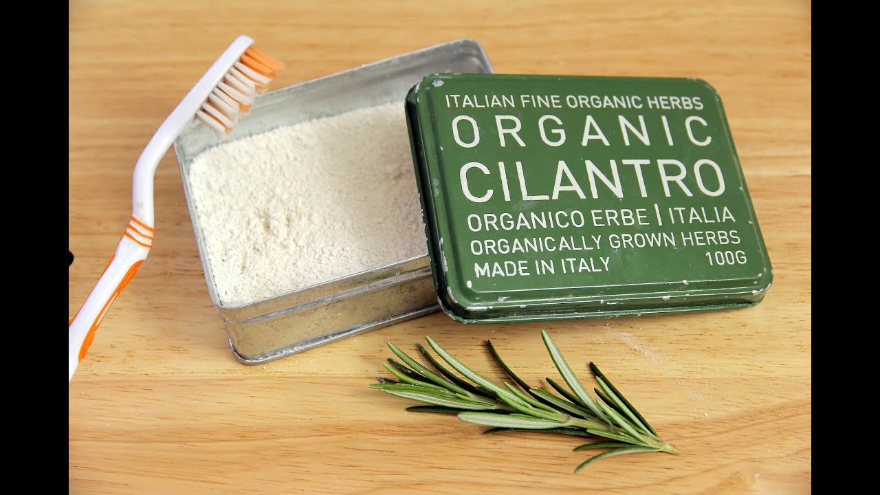 Dentifricio naturale all'argilla e menta fai da te