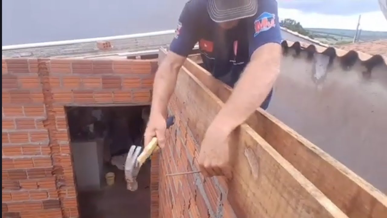 Fazendo caixarias de respaldo do quarto suíte econômico. 