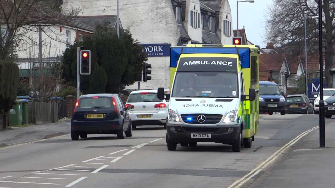 South Central Ambulance Service - Brand New Mercedes Sprinter Emergency Ambulance Responding
