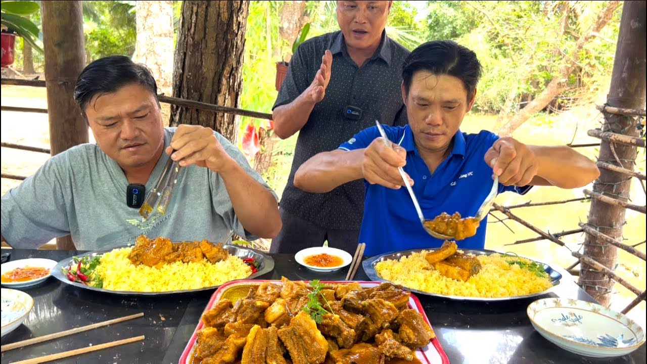Trận Đấu 4 Ký Cơm Nị Cà Ri Sườn Heo Món Ăn Nổi Tiếng Của Người Chăm | ATN