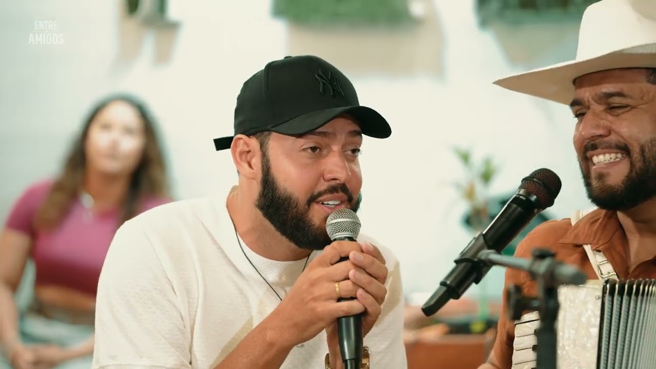 Entre Amigos - Adriano Silva, Decentes do Forr&oacute;, Caninana, Kiel do Acordeon e Arthur Vilar
