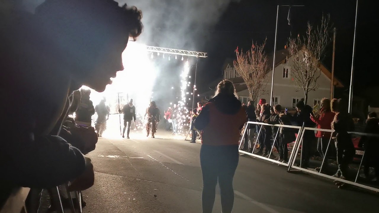 Wies Perchtenlauf erste Gruppe Burgstall Teufel2019