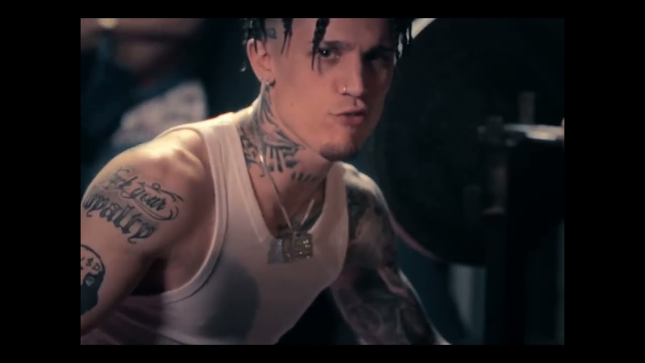 Falke 912, Pekeño 77,Duki -TRICKS remix(Video Oficial)