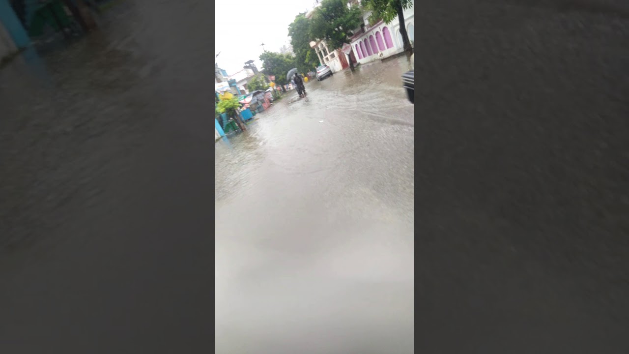 Lucknow mein Surendranagar Barish Ki Pani Se Jaam