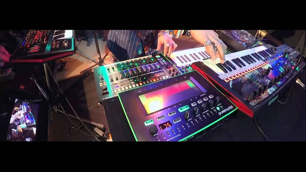DAISUKE ASAKURA PLAYS [JD-X & AIRA]