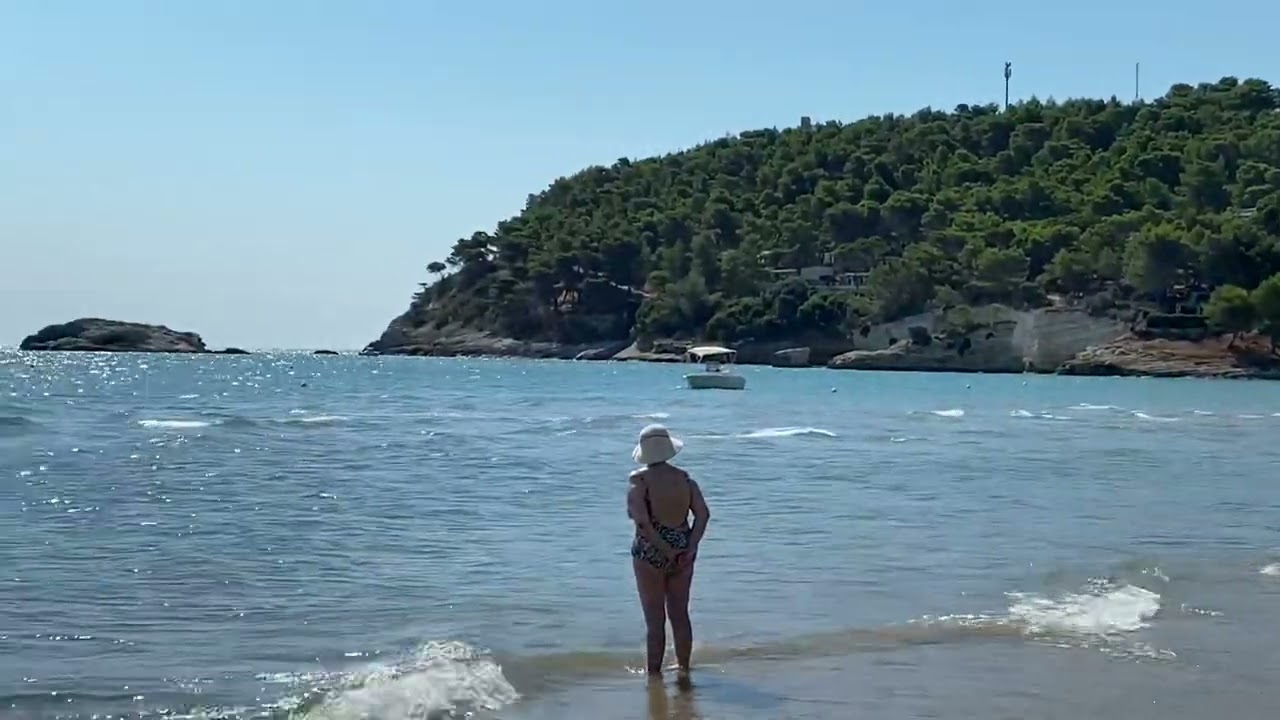 Panoramica sullo scoglio di Portonuovo nella splendida spiaggia di Vieste