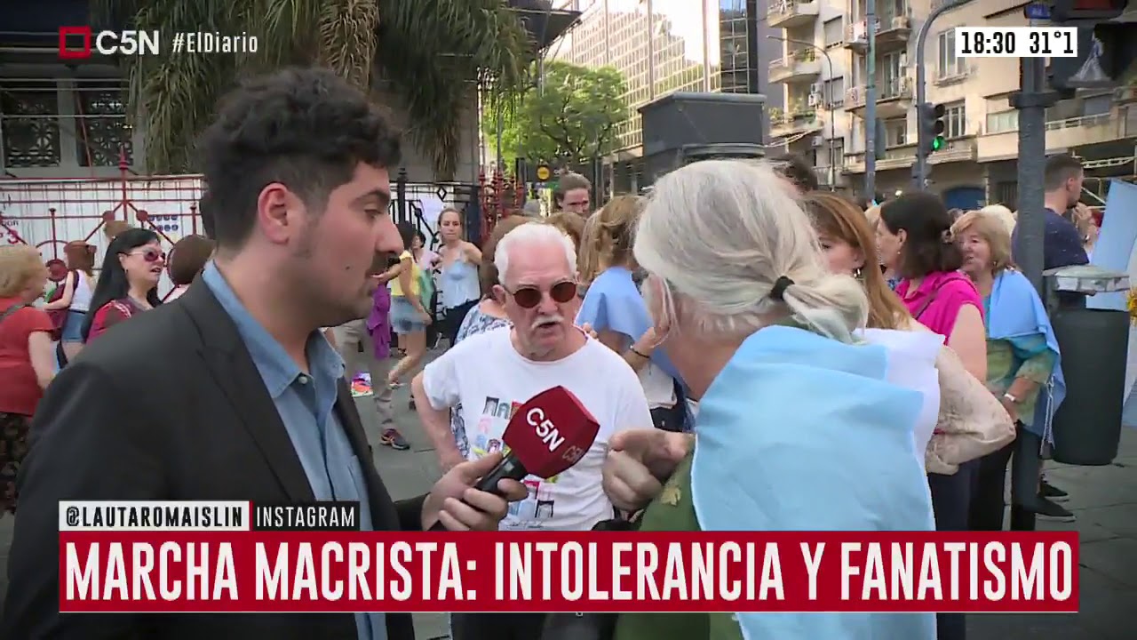 #18D