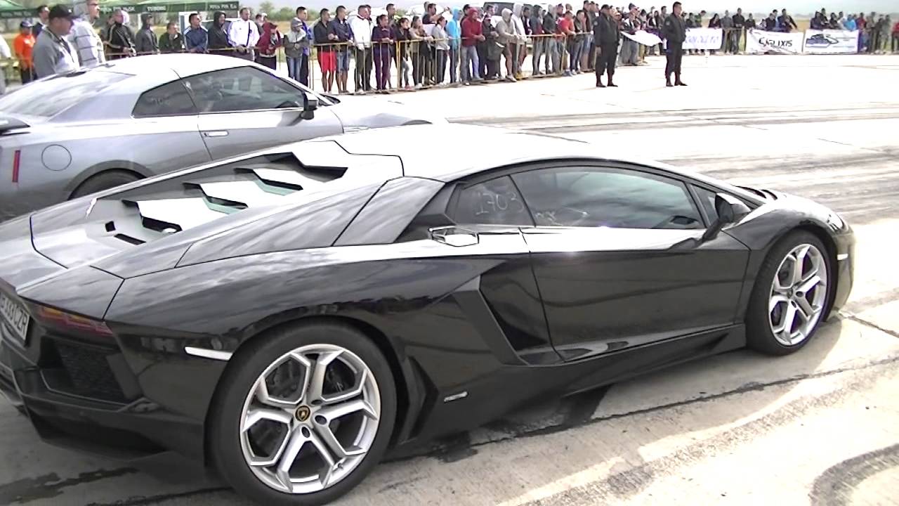 Lamborghini Aventador 700 hp vs. Nissan GTR 700 hp