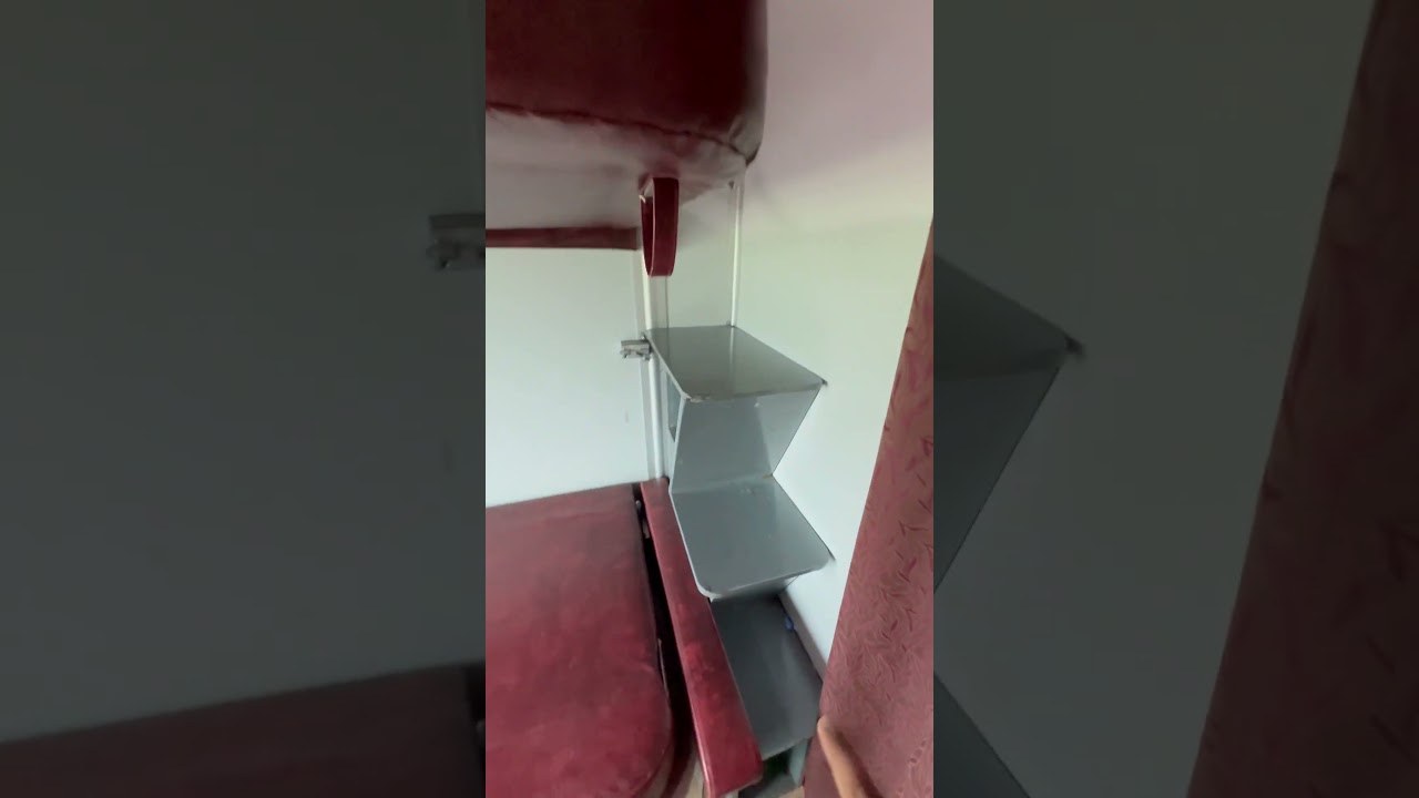 19038 Awadh Express 1 Tier Ac Coupe #pallav #pallav2.0 #pallavvlogs #awadh #train #train19038