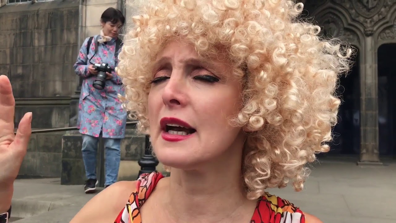 The Singing Psychic reads St Giles Cathedral, Edinburgh for The Scotsman