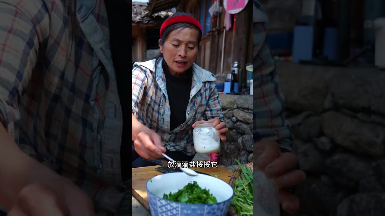 Sheep Milk Delight: Fruit Sprinkles in the Countryside
