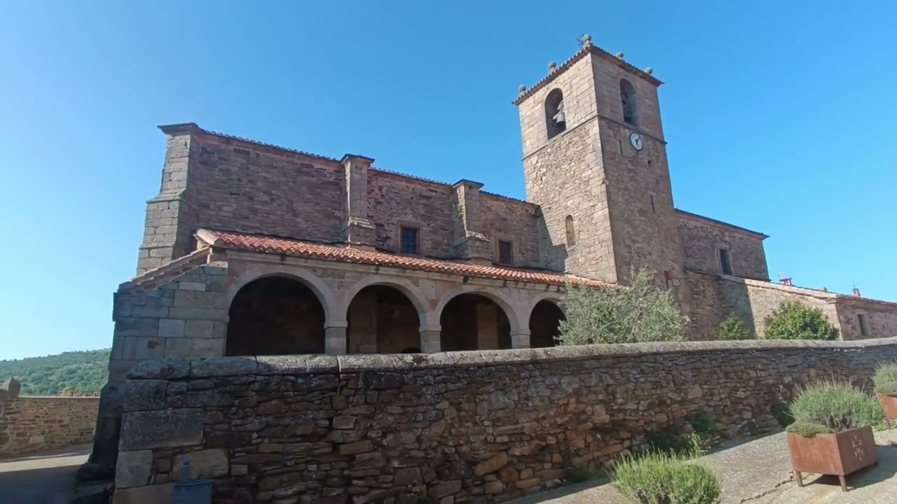 Paseo por Castilfr&iacute;o de la Sierra (Soria)