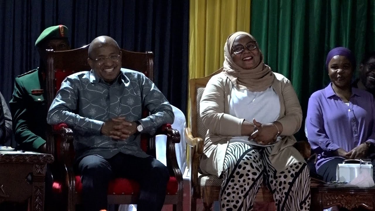 CHEKI KIROBO AMVUNJA MBAVU RAIS MWINYI HADHARANI