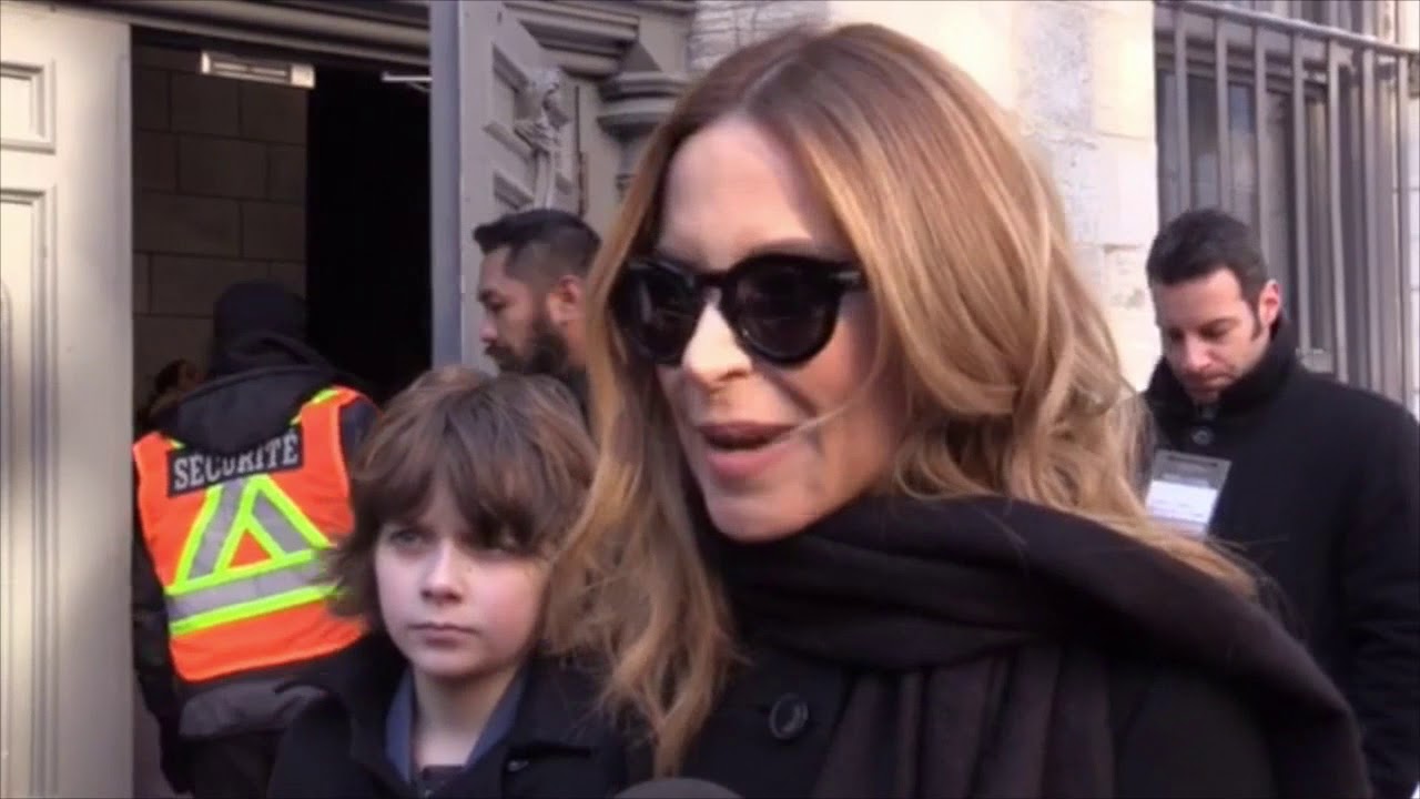 Julie Snyder at Ren&eacute; Ang&eacute;lil's visitation