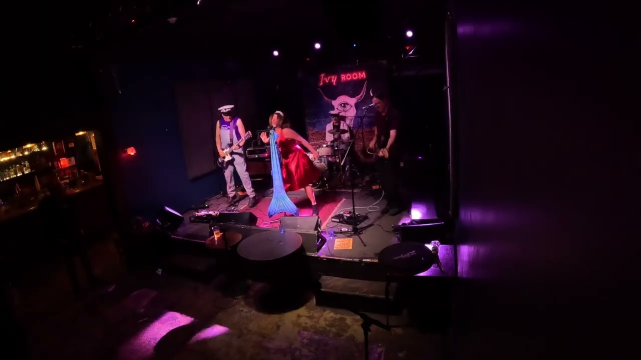 Mermaid andThe Crashers Ivy Room 020526