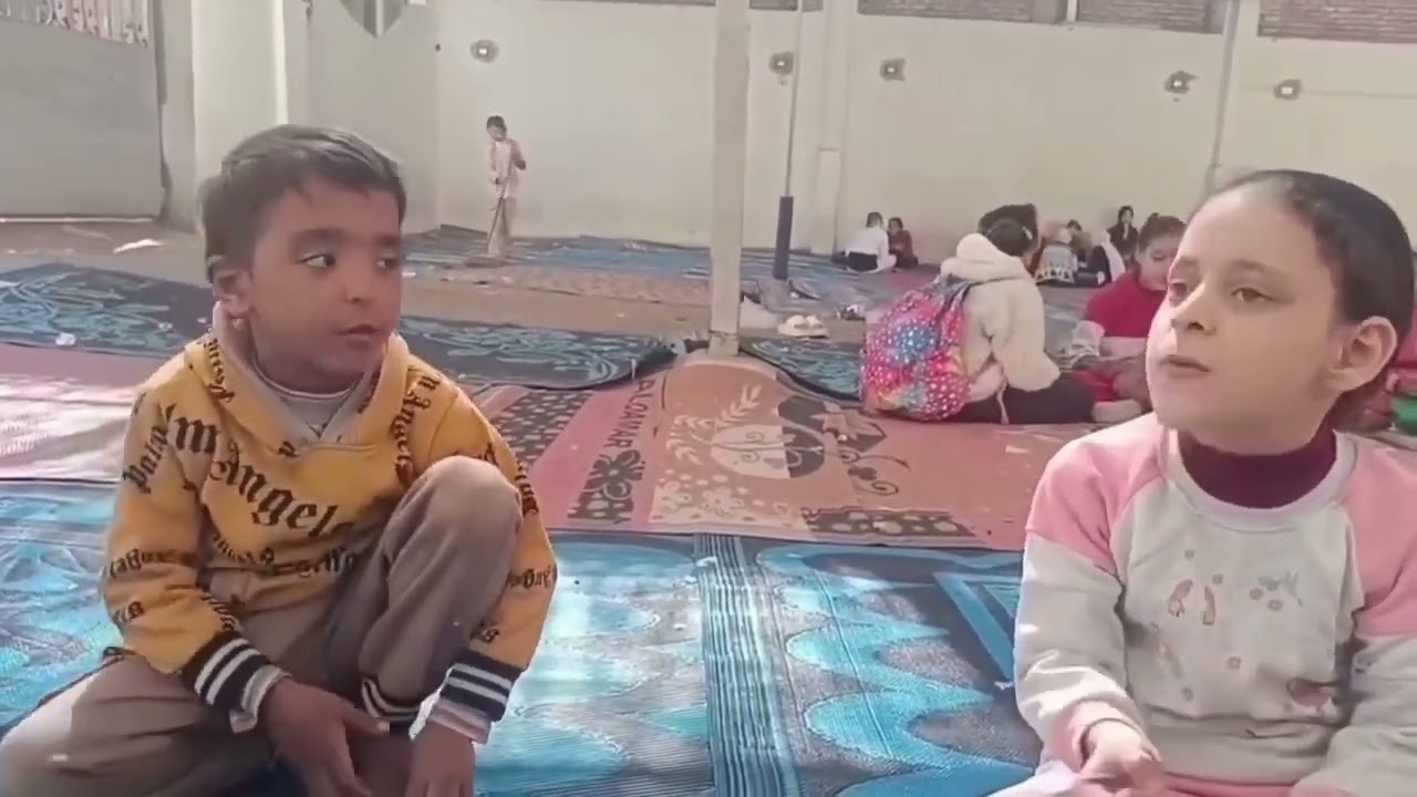 من غزة طفل يتلو القران وترده الطفلة الاخرى يصبح #تريند 😂