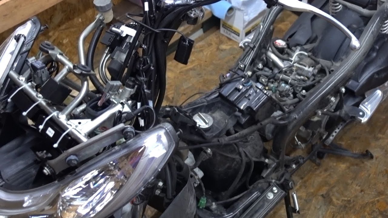 カウルばらしの続き【PCX125 JF28】