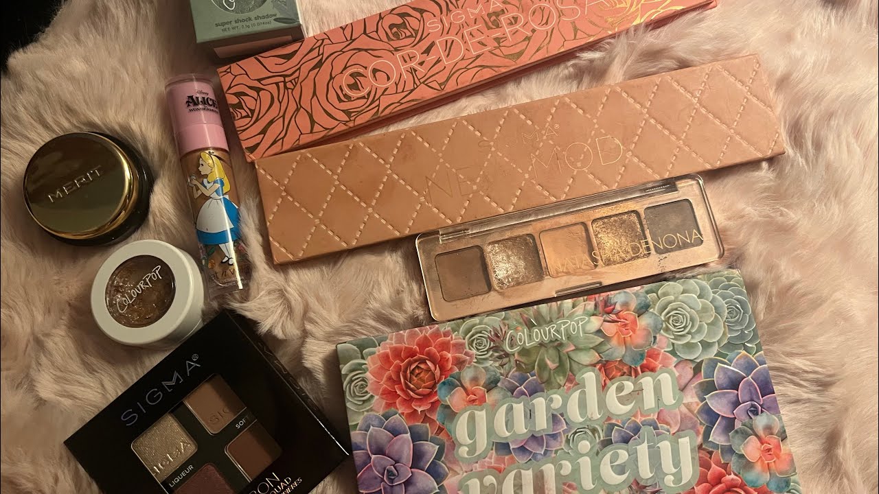 My Eyeshadow Collection #makeuplover #makeup #eyeshadow #eyeshadowpalette