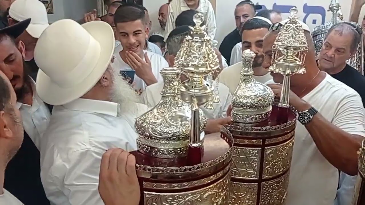 הכנסת ספר תורה(איציק גולן)לישיבת מרדכי דרעי -מניסים צוקרל