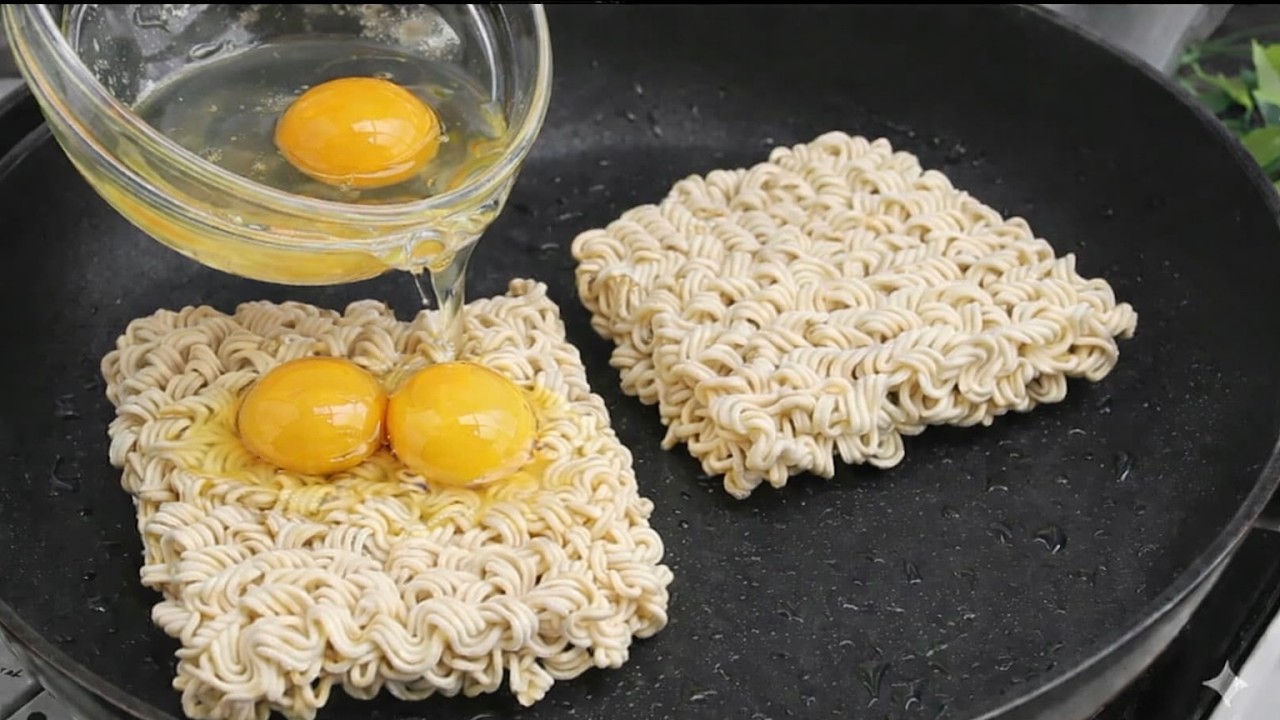 Gießen Sie einfach Eier über den Ramen – und gewöhnliche Nudeln werden unglaublich lecker! 🍜🥚