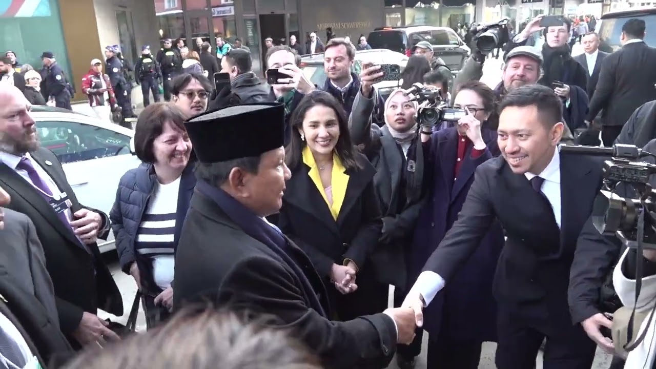 Kunjungi Paviliun Indonesia di Davos, Presiden Prabowo Disambut Meriah Diaspora