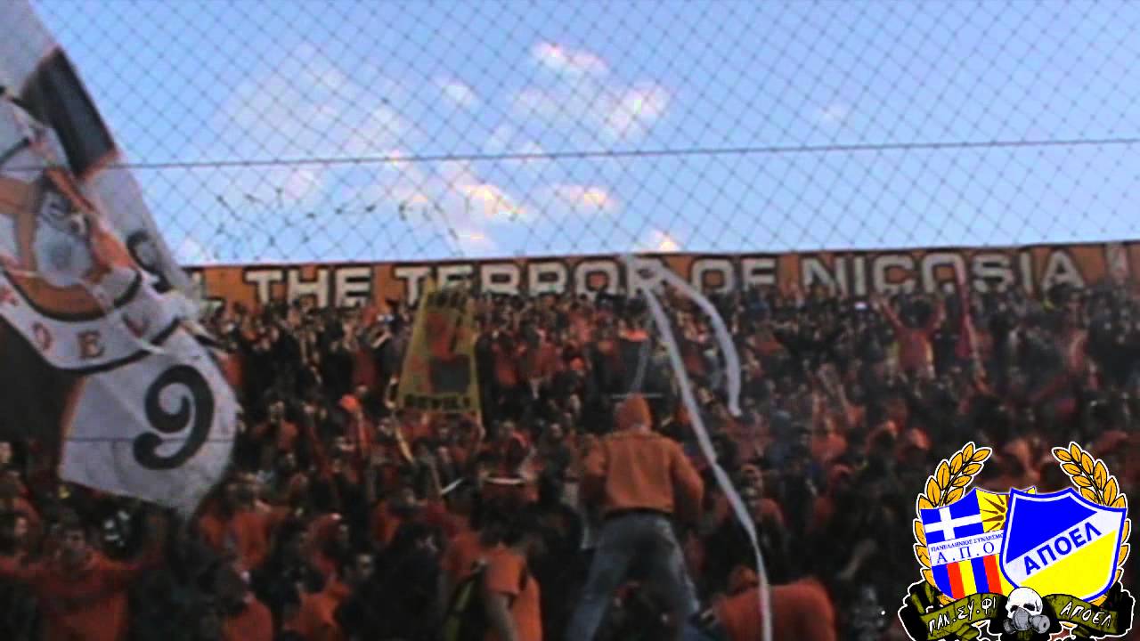 APOEL ULTRAS Vs γατούλες (2012-2013)
