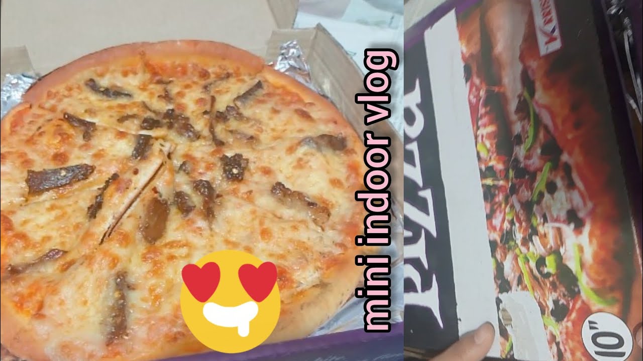 Page - 32// 💄👩🏻‍🎤🍕🍕// indoor vlog//