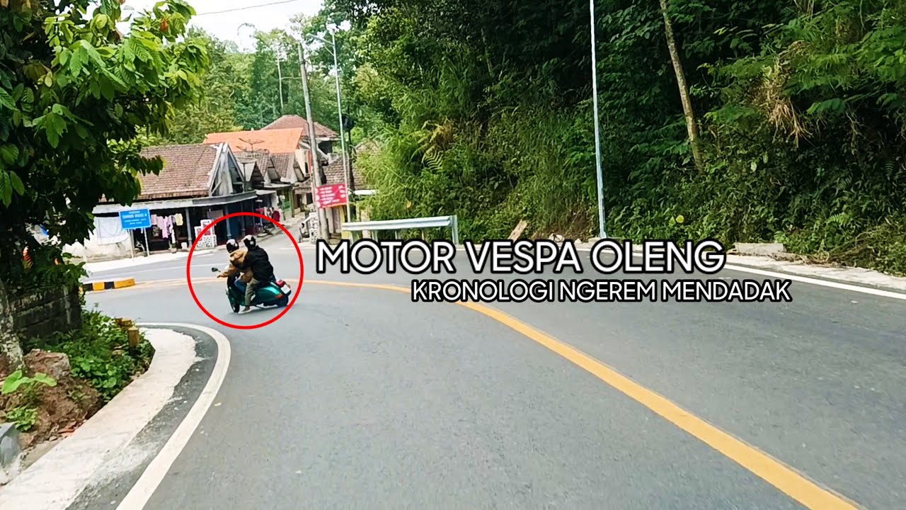 Detik² motor vespa hampir terjatuh