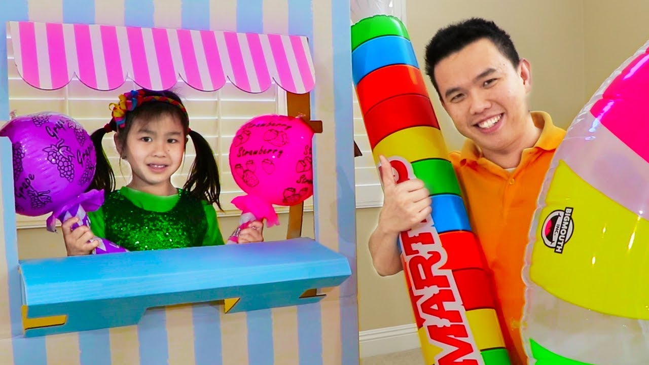 Jannie Pretend Play as Candy Maker at Candy Toy Store - Lollipop Play Doh Squishy Toys