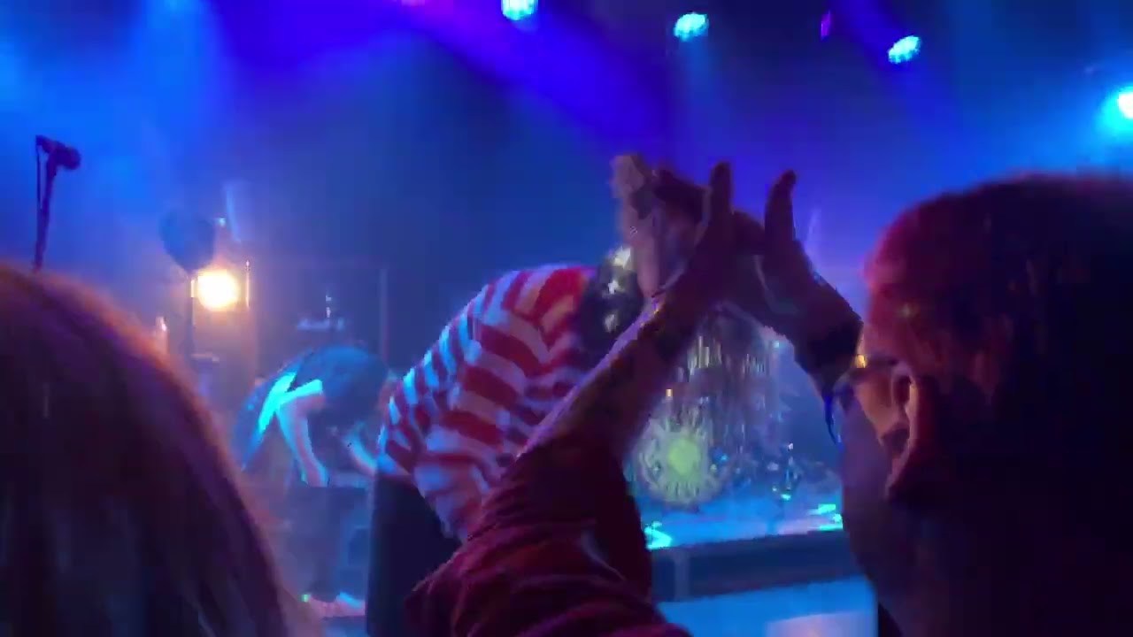 Billy Balloon Head & Tokyo Massive Wagons
