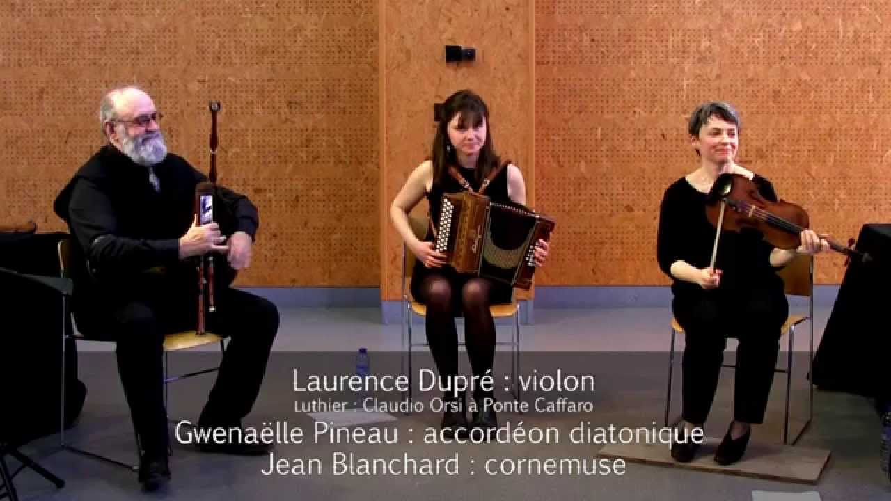 Merle Rouge : suite de marches de noces.