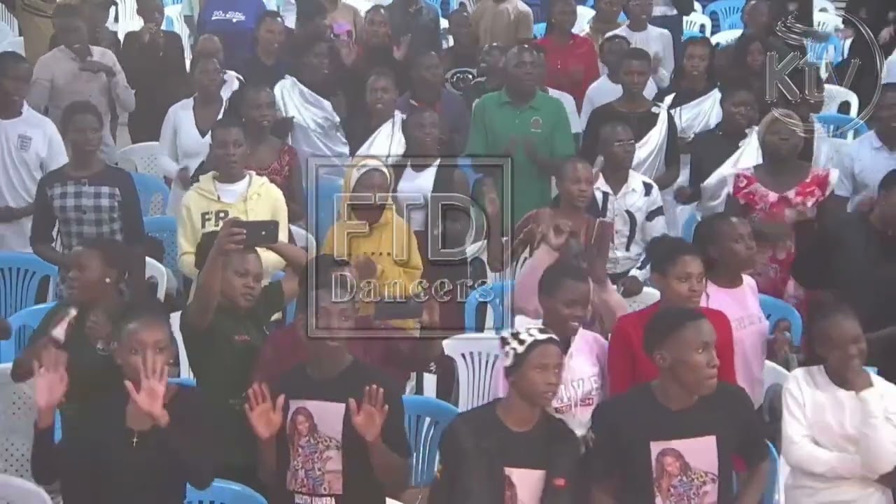 TUMUCHEZE EEH TUMUIMBIE EEH BY FEYI FT CFC YOUTH CHOIR
