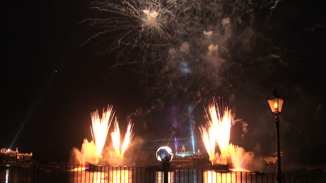 【Epcot】IllumiNations: Reflections of Earth Holiday Edition - Dec.11,2013