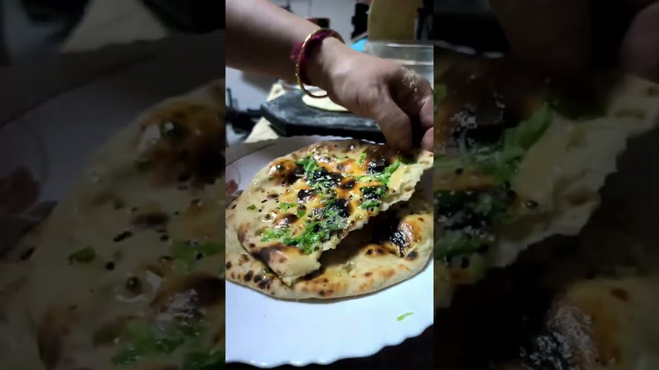 Tandoori naan preparation in live