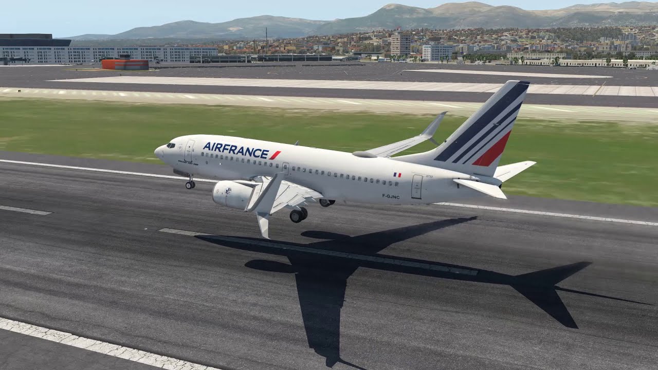 X-PLANE 11 - Vol entre Nice et Calvi   LFMN - LFKC   BOEING B737 700   Michel H VFR