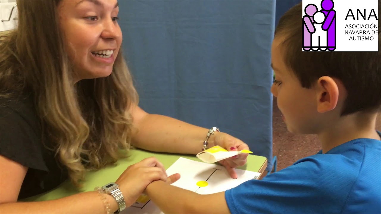 TUTORIAL 4, TRABAJO EN MESA, ESCUELA DE VERANO - ANA ASOCIACIÓN NAVARRA DE AUTISMO