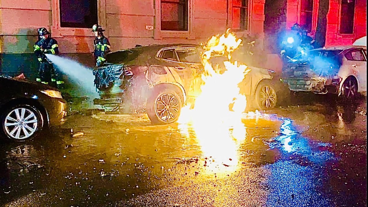 FDNY BOX 1412 ~ FDNY CONDUCTS **RARE FOAM OPERATIONS** FOR RUBBISH FIRE WITH EXTENSION TO 2 VEHICLES