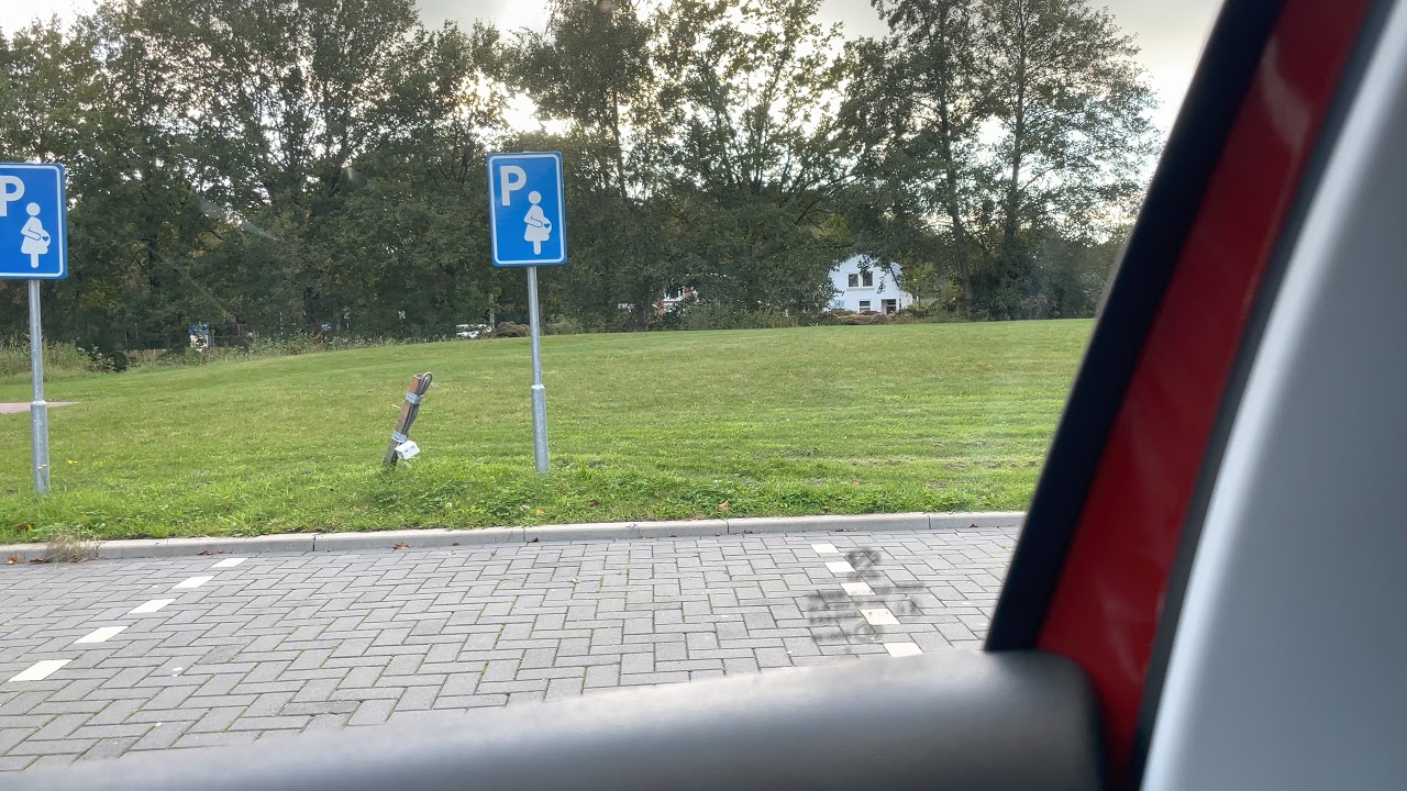 8 Bijzondere verrichtingen achteruit in een vak parkeren
