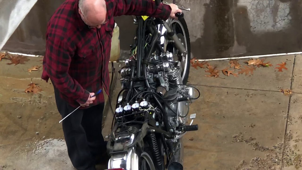 Mark tuning the ‘76 KZ900