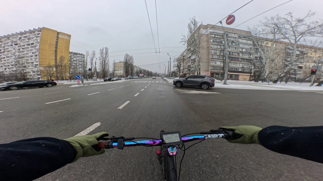 БУДНИ КУРЬЕРА. Выехал на электровелосипеде в снег.