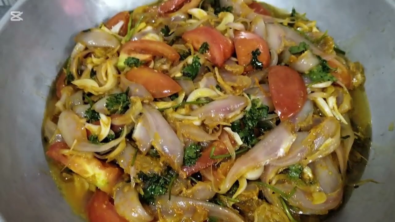 শীতকালীন ধনিয়া পাতা দিয়ে তরতাজা ছোট মাছের হাতে মাখা চচ্চড়ি না খেলে মিস করবেন ।