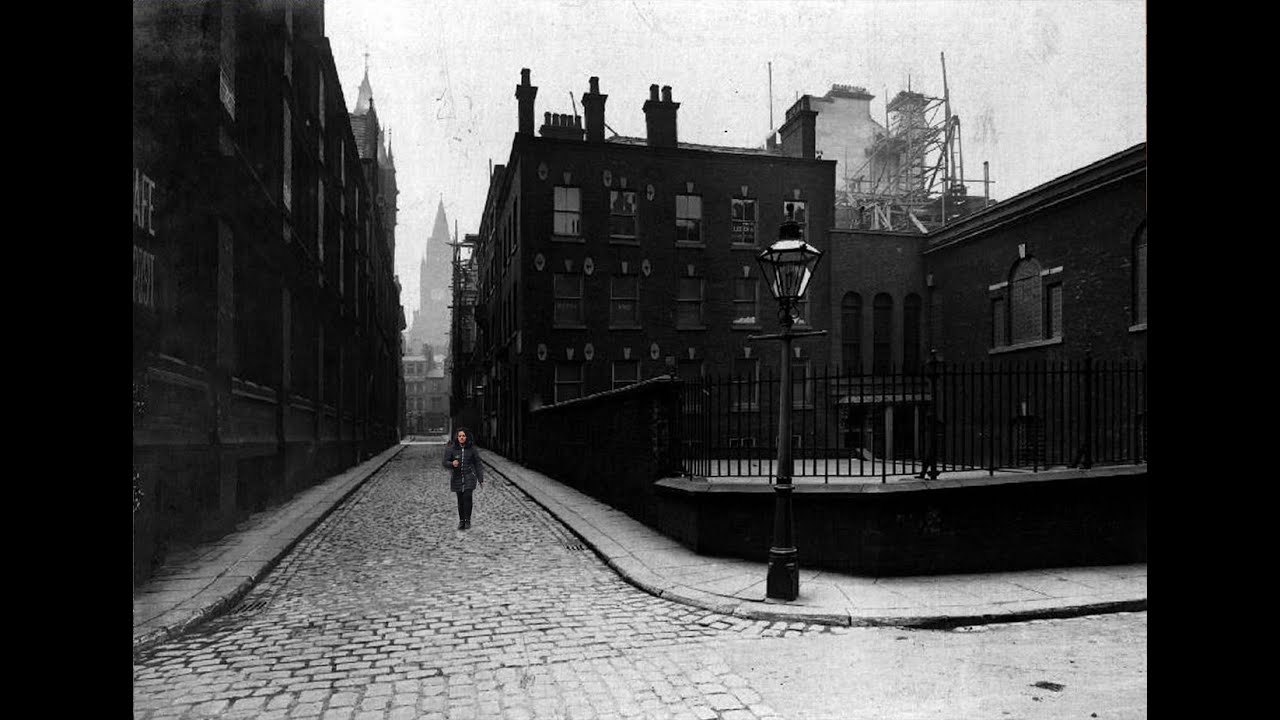 Time Travel - Cheapside from Chapel Walks, Manchester, April 2024 / 1910