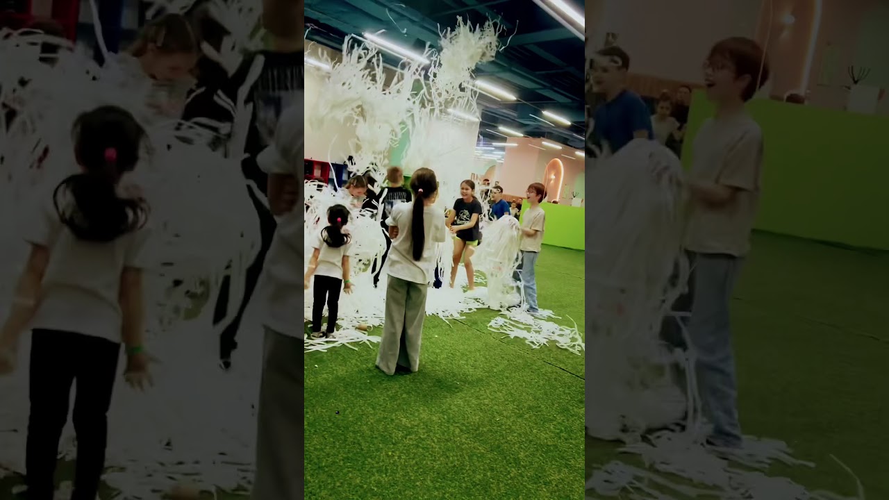 #dinosaur 🦕🦖#meow #meow #meow #music #shortvideo #playing #dino #dinosaurs #shopping #mall #miau
