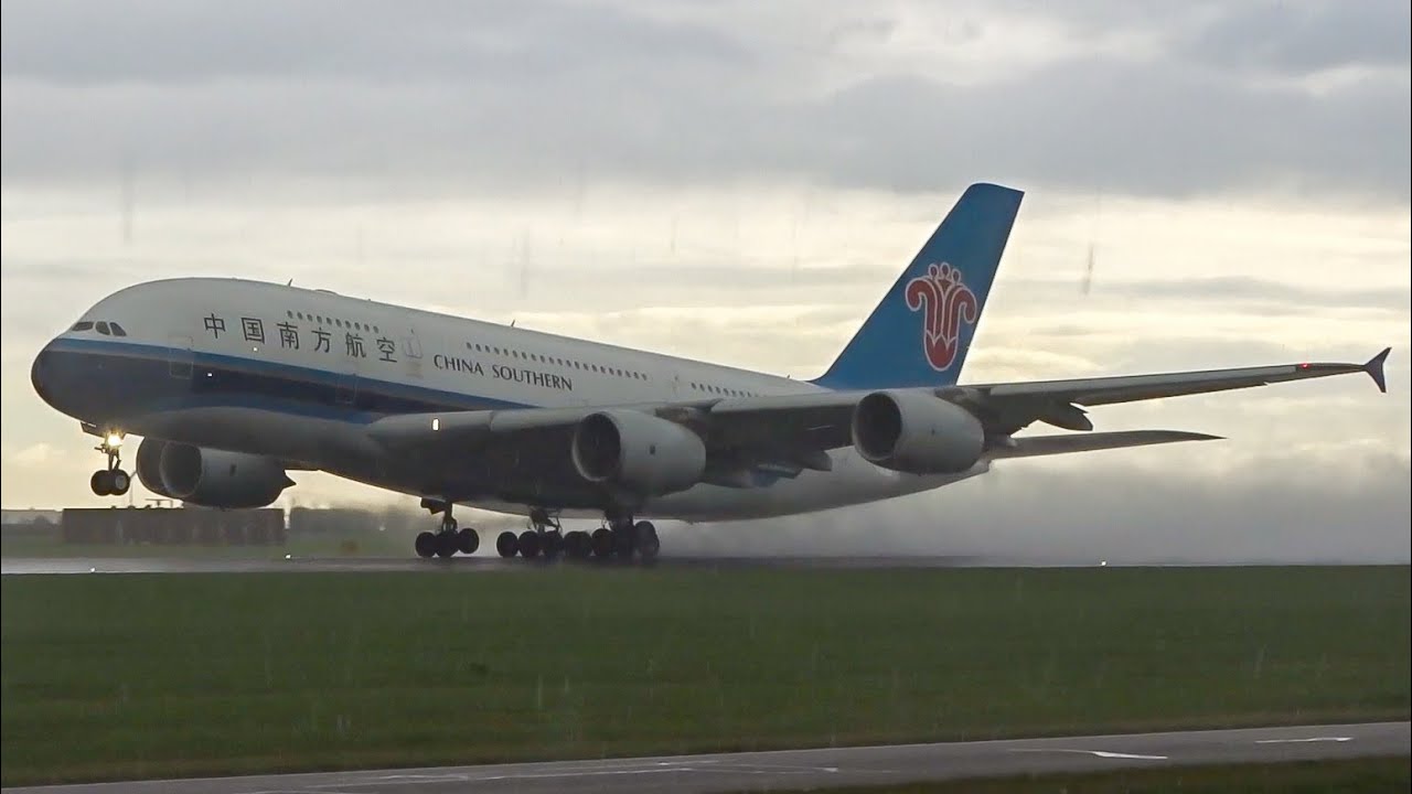 China Southern Airbus A380 last take-off ever from Amsterdam. Farewell superjumbo!